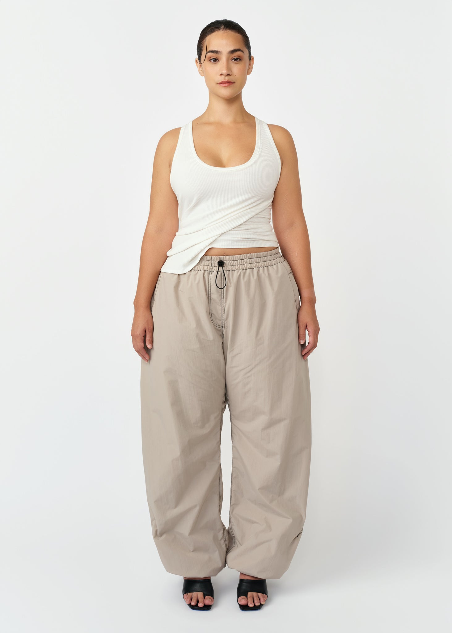 KADO CURVED NYLON PANTS
