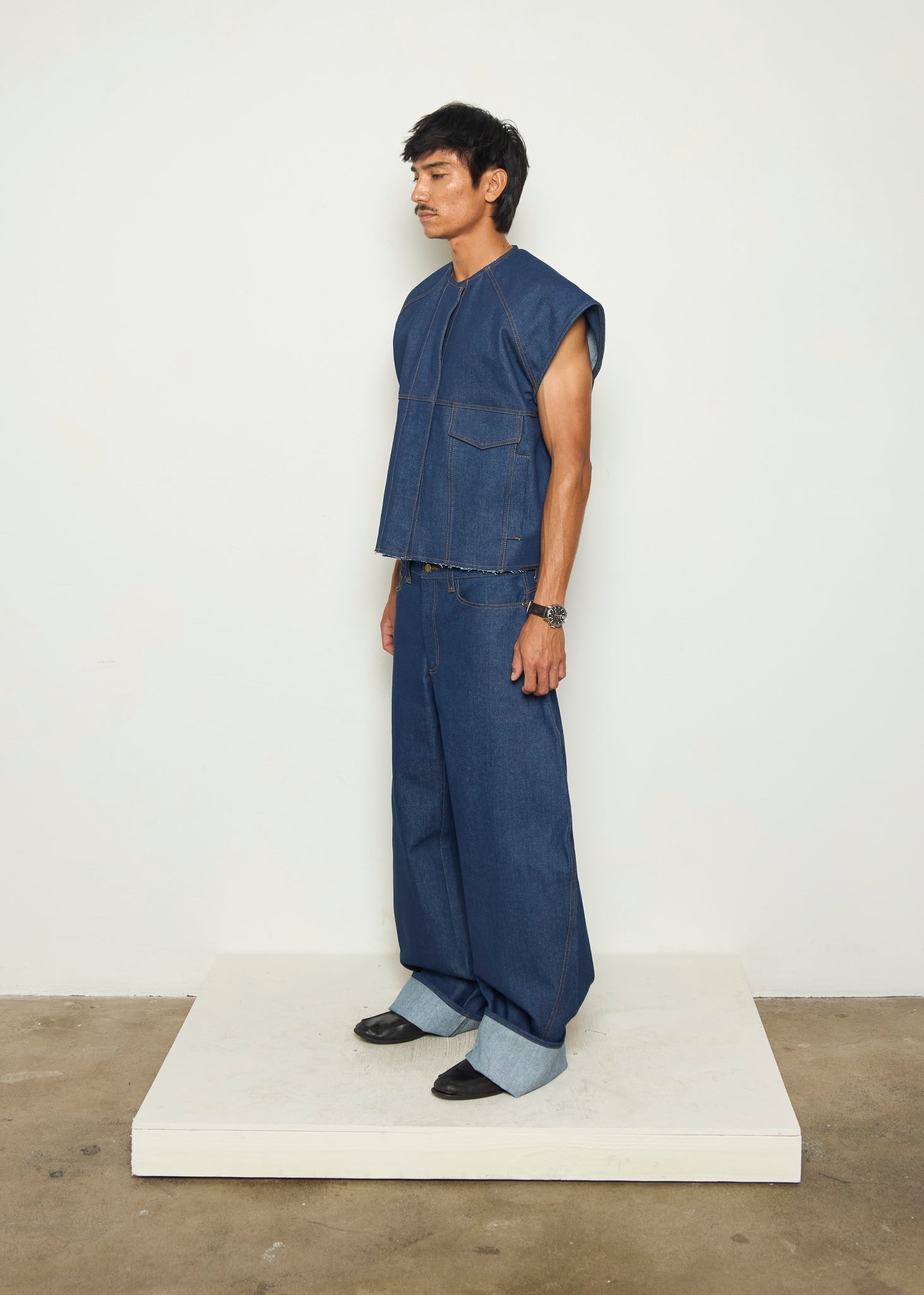 KADO CURVED DENIM PANTS