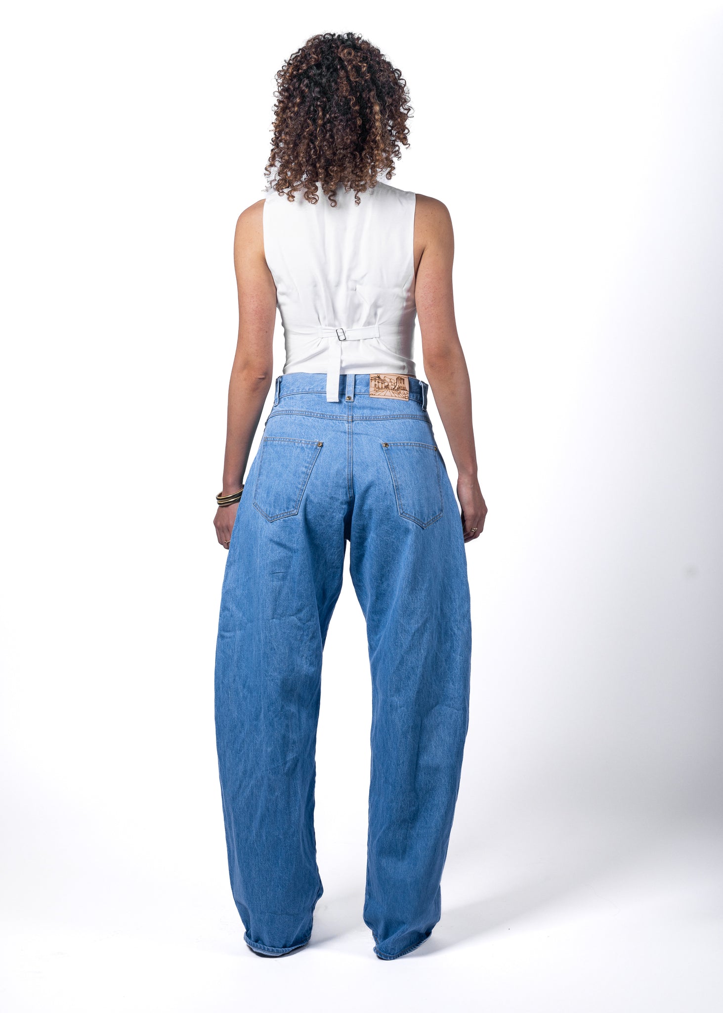 KADO CURVED DENIM PANTS