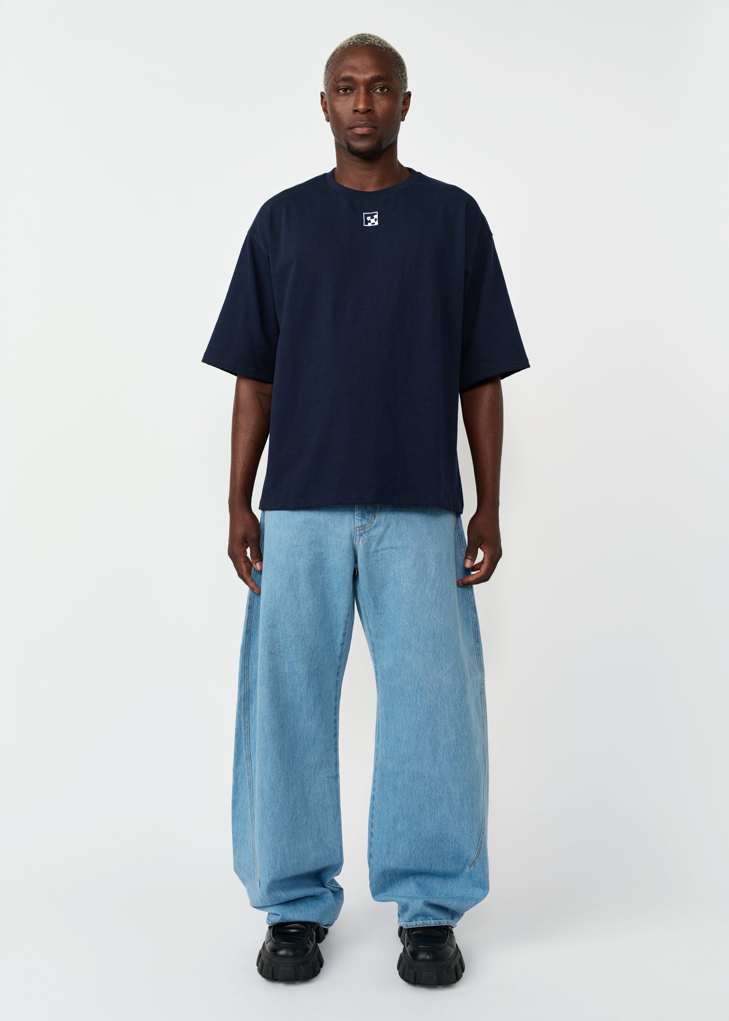 KASH EMBROIDERED TEE